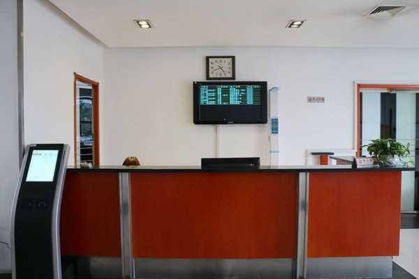 駕照考試靠邊停車科三怎么看點準確？