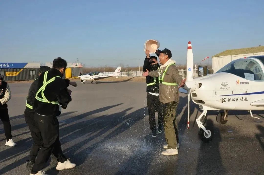 「東方時(shí)尚駕校」