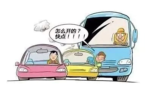 東方時尚駕校教你開車時踩剎車的正確姿勢和方法
