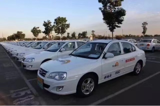 東方時(shí)尚駕校教你臺(tái)風(fēng)天開車要注意什么？