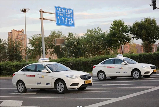 東方時(shí)尚駕校教你臺(tái)風(fēng)天開車要注意什么？