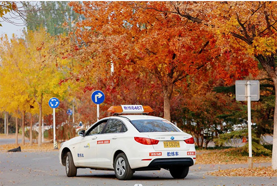 日常開(kāi)車(chē)技巧及注意事項(xiàng)有哪些呢？