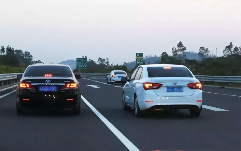 科目三考試超車的注意事項和正確操作