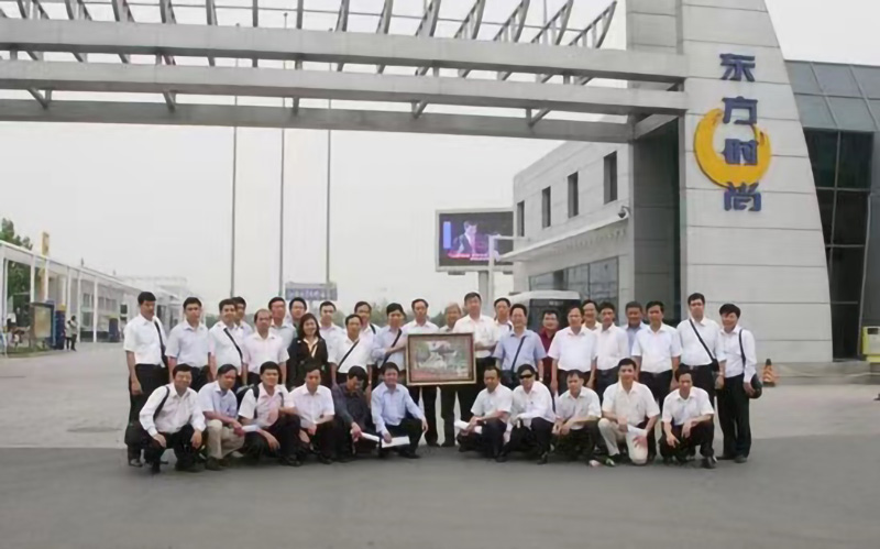 東方時尚駕校考駕照需要多少錢？